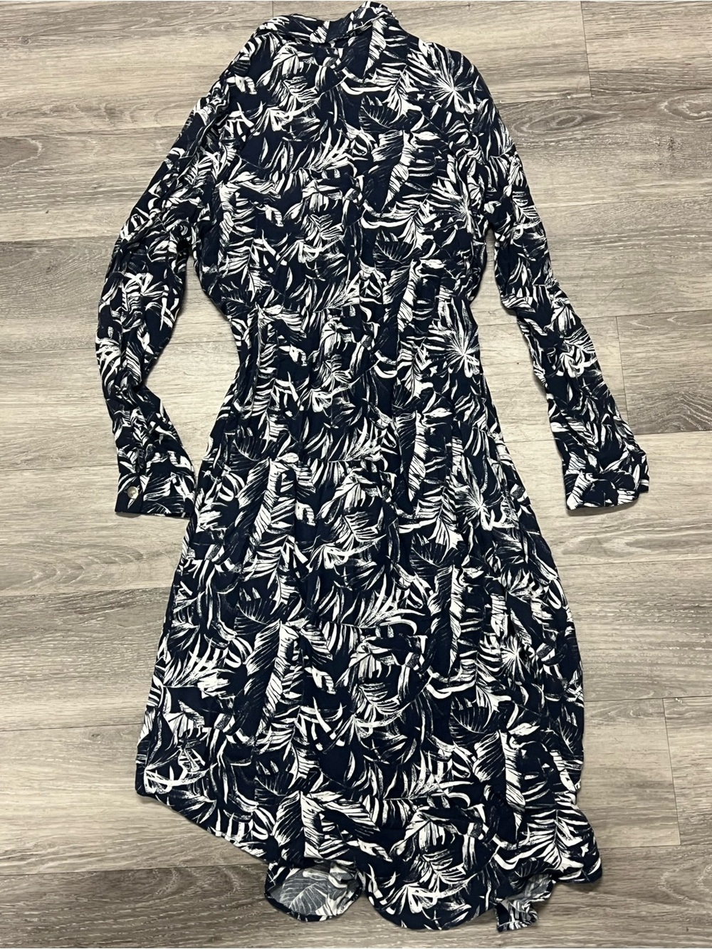 Long Sleeve Navy and White Leaf-Print Shirtdress